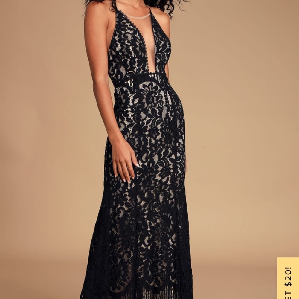 Lulus Size XS black and nude lace gown never worn before! NWT! super flattering